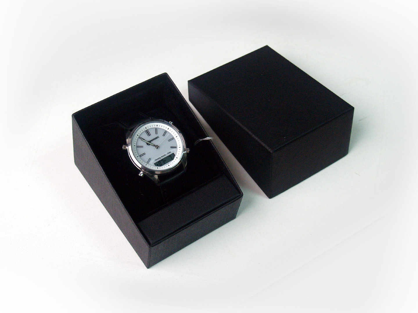 Watch n Shake 10 Geemarc Vibrating Solar Powered Watch Analogue
